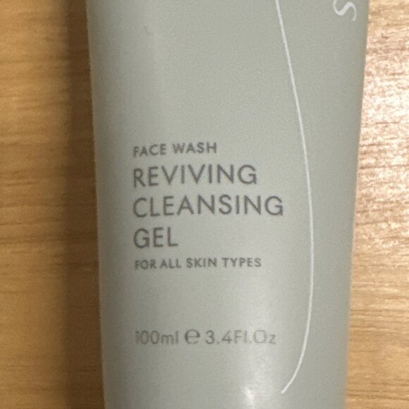 Seacret Face Wash Reviving Cleansing Gel 3.4 floz Minerals From the Dead Sea - Picture 6 of 7